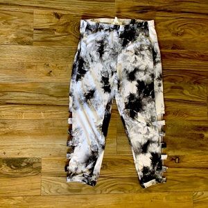 Yoga active wear short pants.